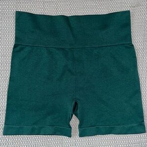 NWOT ZYIA Forest Green Seamless Hustle Shorts XL